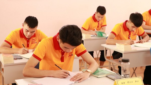 Học viên tại trung tâm Nam Chau IMS